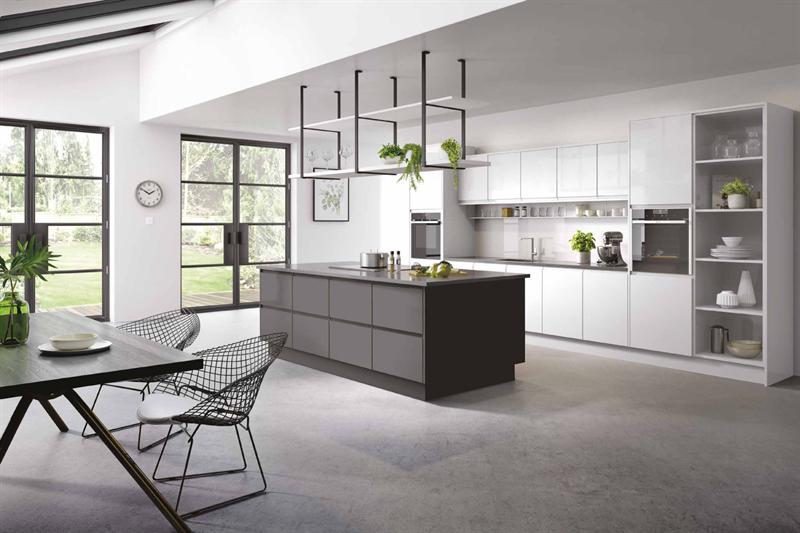 Kassel / Gloss White and Graphite