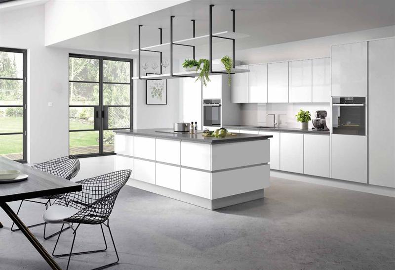 Phoenix / Gloss White